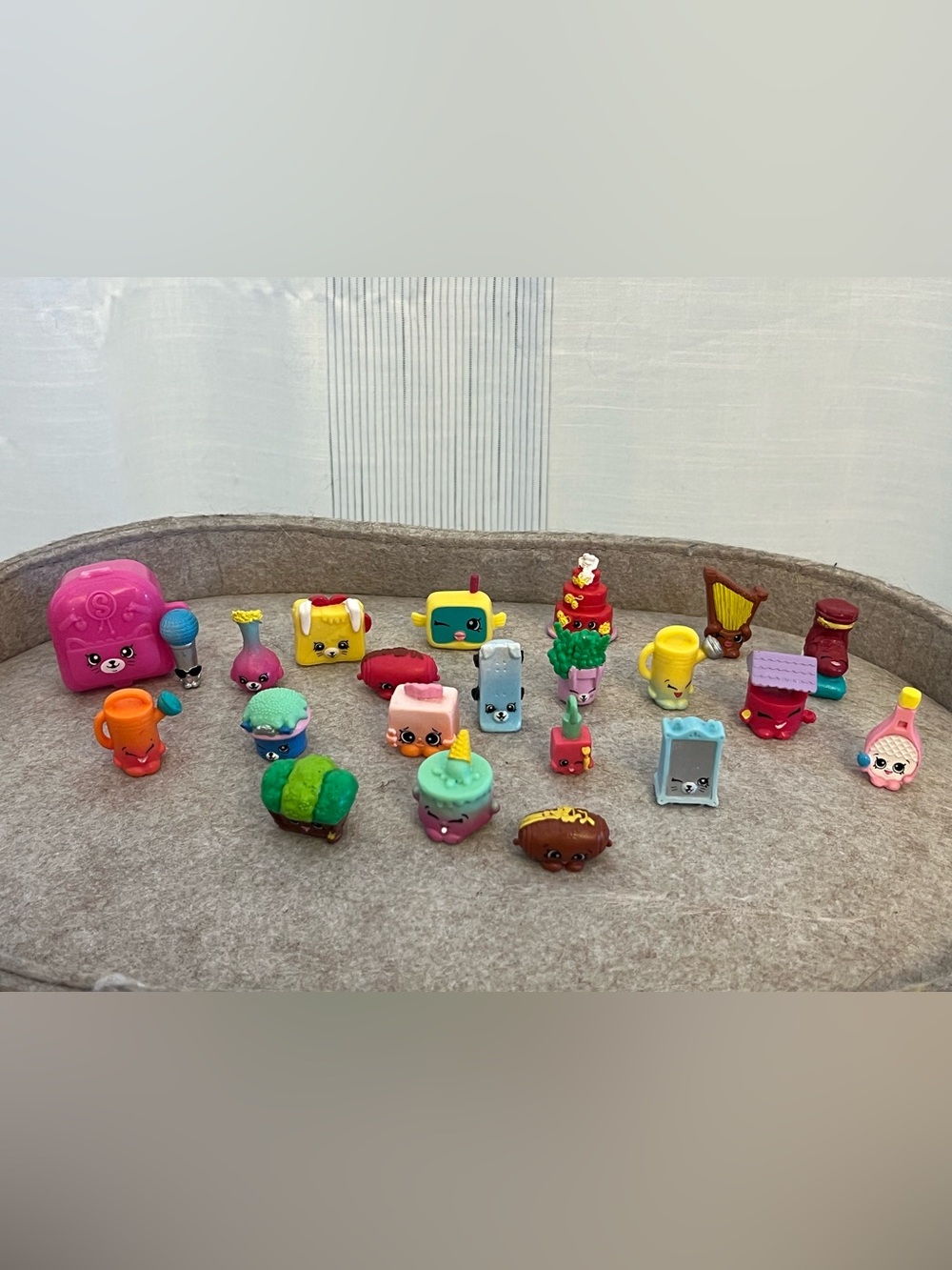 Shopkins Mini Collectible Set - Yellow, Pink, Green, Blue, Red